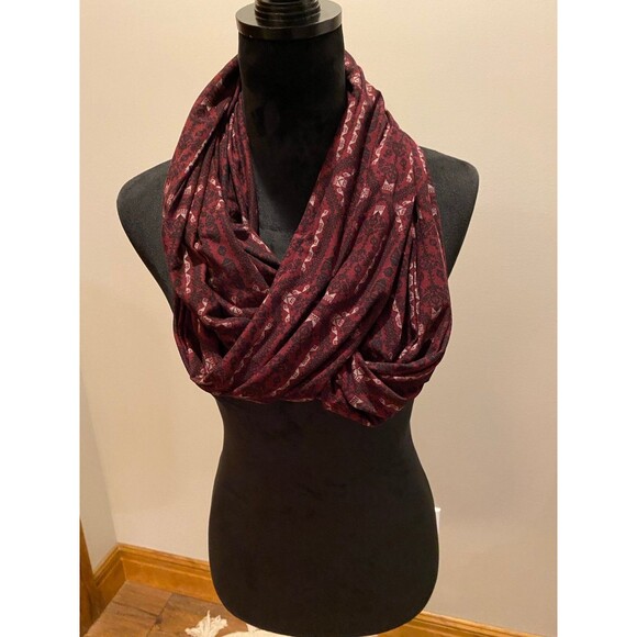 Cato Infinity Scarf Burgundy Pattern Versatile Fall Winter Accessory - Picture 2 of 7